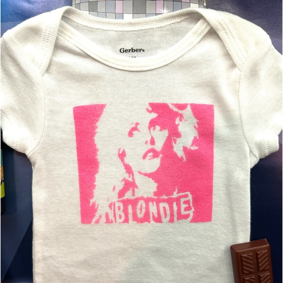 BLONDIE Debbie Harry inspired soft graffiti Gerber baby onesies 3-6M - Picture 12 of 14